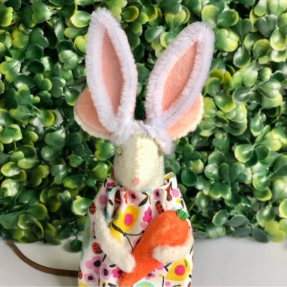 Bunny ears mouse hand-sewn felt carrot art doll Hand Crafted handmade - Picture 3 of 9